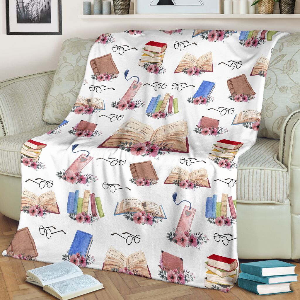 Book Lovers Book Style - Flannel Blanket - Owls Matrix LTD