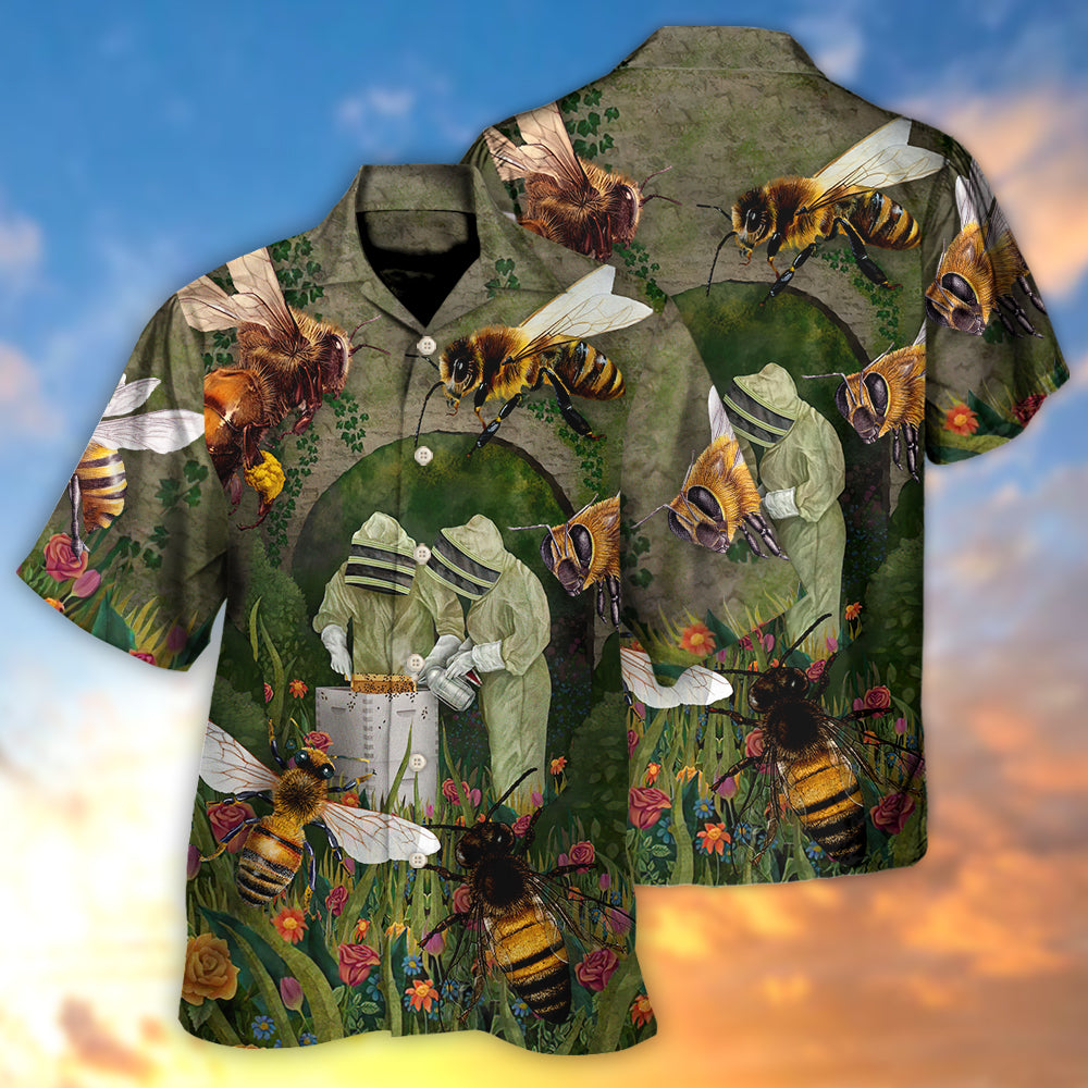 Bee Alert Beekeeper Vintage Style - Hawaiian Shirt - Owls Matrix LTD